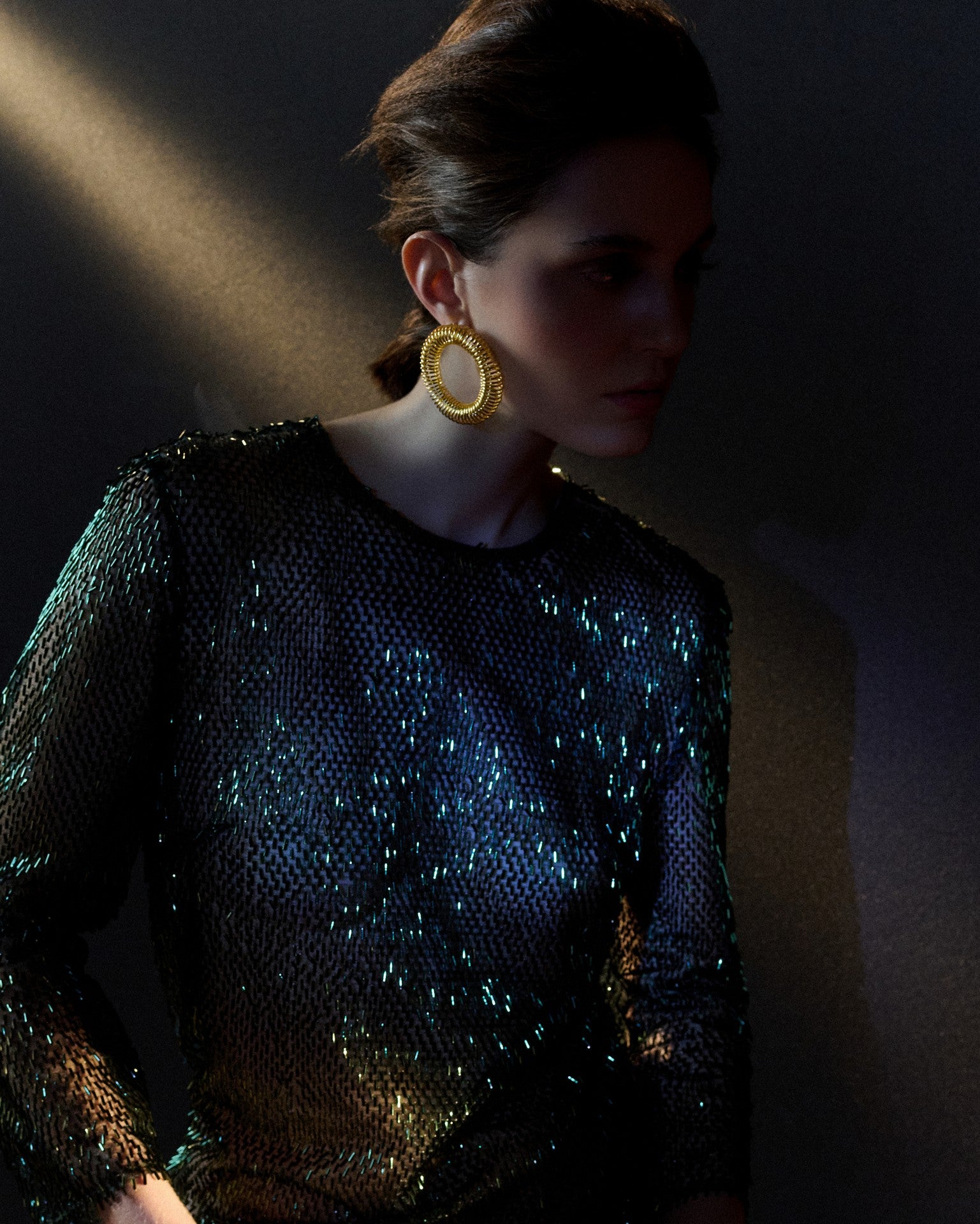 Brinco Círculo Mola de Tatiana Queiroz Joias Autorais